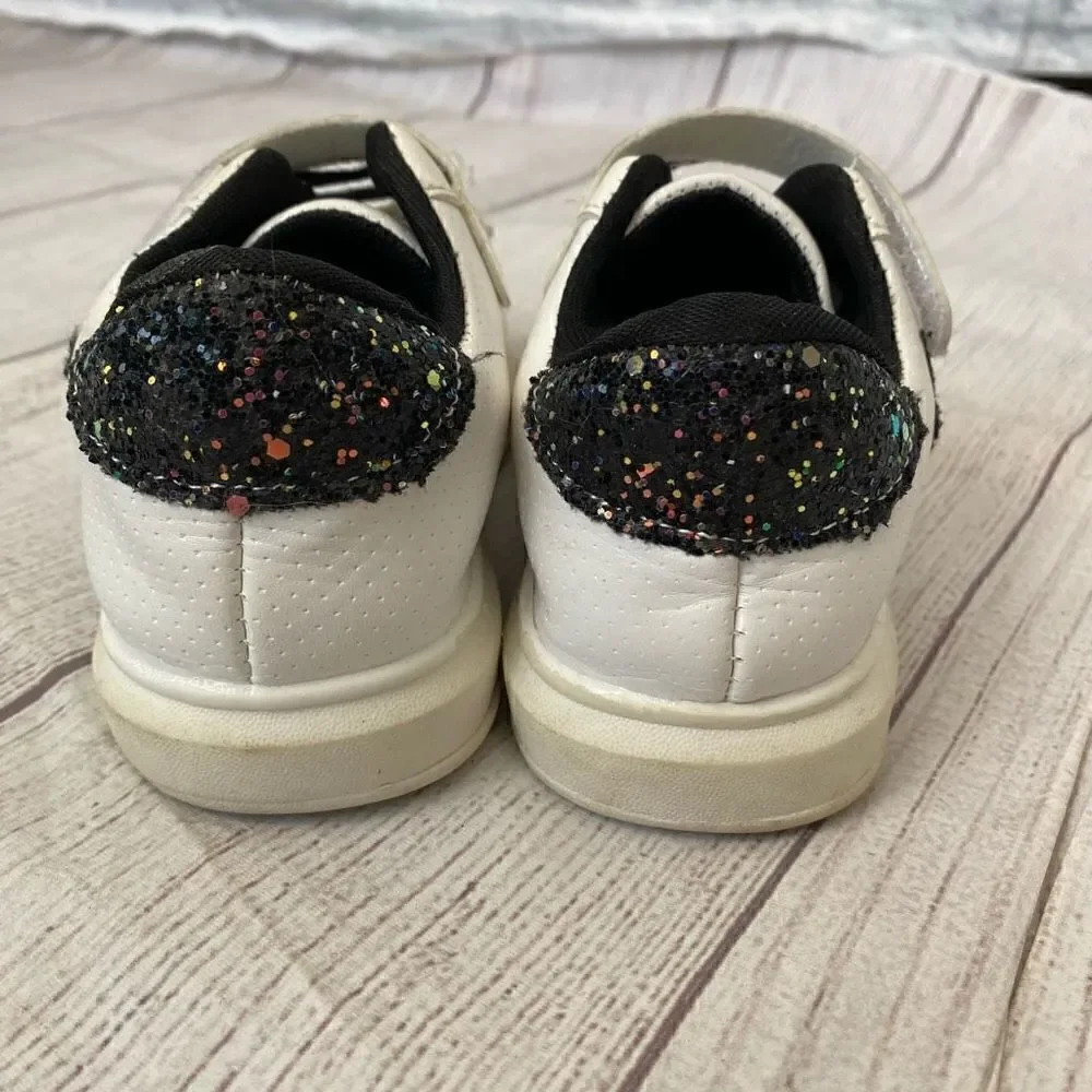 Little girls slip on shoes w/lips,star, & glitter back white sz 12.5